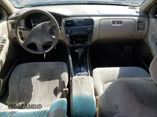 1998 Honda Accord EX z VIN 1HGCG667XWA027839, wystawiony jako Copart lot #59464905 z przebiegiem Nie podano mil oraz Nie do naprawy • Non repairable. Historia ofert i sprzedaży dostępna na DreamBid. Obrazek 8.