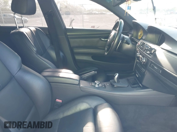 2011 BMW M3 z VIN WBSPM9C5XBE203183, wystawiony jako IAAI lot #42133371 z przebiegiem 94 063 mil mil oraz . Historia ofert i sprzedaży dostępna na DreamBid. Obrazek 5.