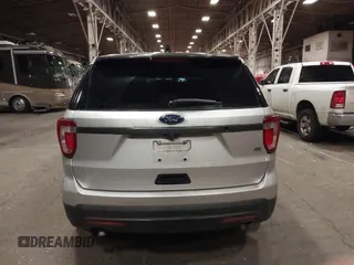 2016 Ford Police Interceptor Utility z VIN 1FM5K8AR2GGC06039, wystawiony jako IAAI lot #41640964 z przebiegiem 85 915 mil mil oraz . Historia ofert i sprzedaży dostępna na DreamBid. Obrazek 16.