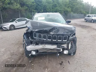 2019 Jeep Compass Latitude z VIN 3C4NJDBB8KT834306, wystawiony jako IAAI lot #42334955 z przebiegiem 3 901 mil mil oraz . Historia ofert i sprzedaży dostępna na DreamBid. Obrazek 13.