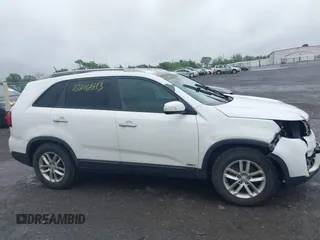 2015 Kia Sorento LX with VIN 5XYKTCA63FG586054, listed as a IAAI auction lot 42246543 with 159,427 mi miles and . Bid and sale history available at DreamBid. Image 13.