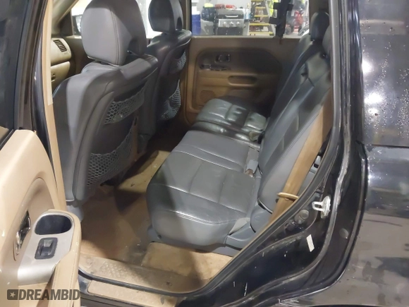 2008 Honda Pilot EX-L with VIN 5FNYF28508B018010, listed as a IAAI auction lot 41545096 with 235,798 mi miles. Bid and sale history available at carsss.com. Image 8.