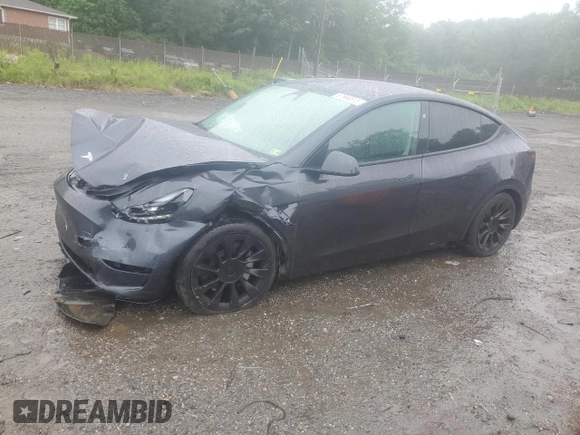 2024 Tesla Model Y z VIN 7SAYGDEDXRF076893, wystawiony jako Copart lot #57966515 z przebiegiem 9 200 mil mil oraz Szkoda całkowita • Salvage title. Historia ofert i sprzedaży dostępna na DreamBid. Obrazek 1.