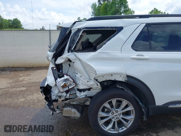 2024 Ford Explorer XLT z VIN 1FMSK7DH5RGA84098, wystawiony jako IAAI lot #42106185 z przebiegiem 9 836 mil mil oraz . Historia ofert i sprzedaży dostępna na DreamBid. Obrazek 6.