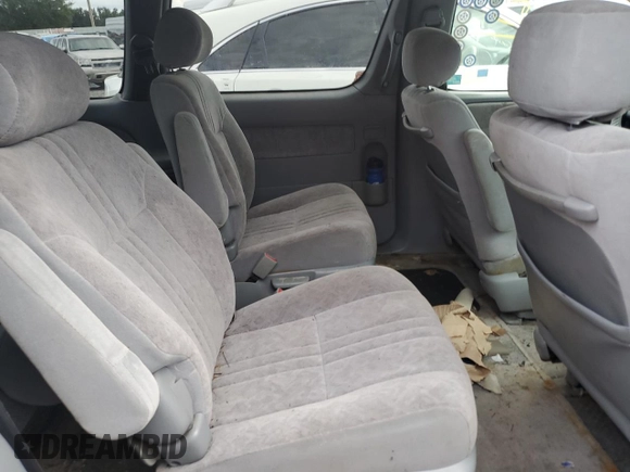 2000 Toyota Sienna LE with VIN 4T3ZF13C6YU258905, listed as a Copart auction lot 74745744 with 0 mi miles and Salvage Title. Bid and sale history available at carsss.com. Image 11.