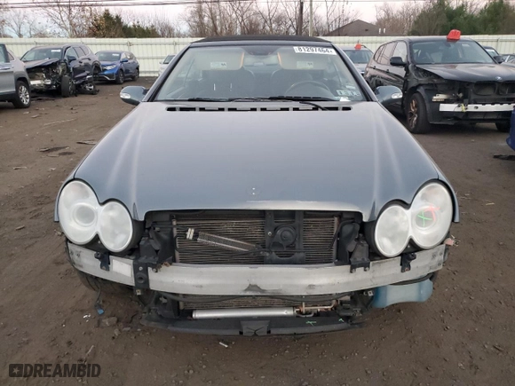 2007 Mercedes-Benz CLK-Class 3.5L with VIN WDBTK56F87T086102, listed as a Copart auction lot 81297464 with 300,119 mi miles and Salvage Title. Bid and sale history available at carsss.com. Image 5.