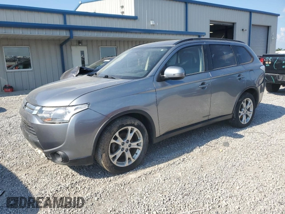 2015 Mitsubishi Outlander SE with VIN JA4AZ3A32FZ008250, listed as a Copart auction lot 62497555 with Not provided miles and Salvage title. Bid and sale history available at DreamBid. Image 1.
