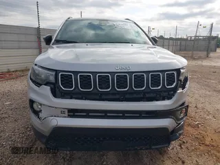 2024 Jeep Compass Latitude with VIN 3C4NJDBN9RT118616, listed as a IAAI auction lot 42030101 with 34,073 mi miles. Bid and sale history available at carsss.com. Image 12.