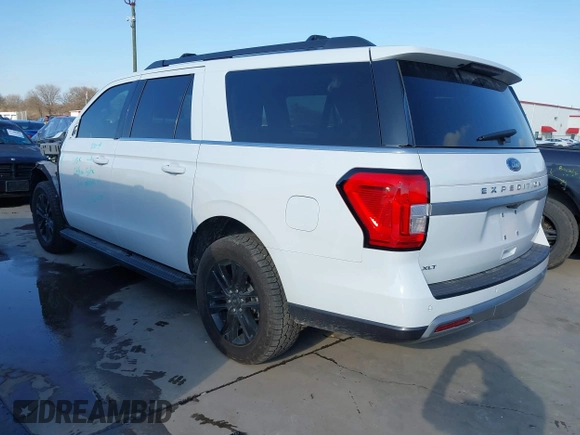 2024 Ford Expedition Max XLT with VIN 1FMJK1J80REA51759, listed as a IAAI auction lot 41157589 with 10,369 mi miles and . Bid and sale history available at DreamBid. Image 3.