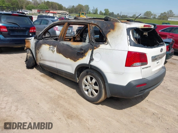 2011 Kia Sorento LX with VIN 5XYKT3A15BG175138, listed as a IAAI auction lot 42018033 with 1 mi miles. Bid and sale history available at carsss.com. Image 3.