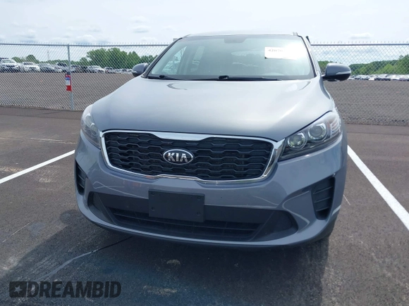 2020 Kia Sorento LX V6 with VIN 5XYPG4A53LG675755, listed as a IAAI auction lot 42070515 with 82,985 mi miles. Bid and sale history available at carsss.com. Image 12.