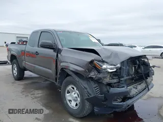 2016 Toyota Tacoma SR with VIN 5TFRX5GN7GX064572, listed as a IAAI auction lot 41640013 with 70,659 mi miles. Bid and sale history available at carsss.com. Image 1.