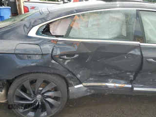 2020 Volkswagen Arteon SE R-Line with VIN WVWSR7ANXLE012939, listed as a Copart auction lot 68268484 with 31,006 mi miles and Salvage title. Bid and sale history available at DreamBid. Image 10.