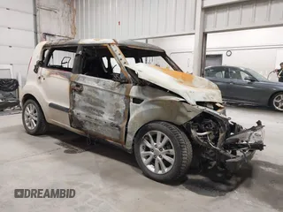 2013 Kia Soul with VIN KNDJT2A51D7525020, listed as a IAAI auction lot 41599276 with 1 mi miles. Bid and sale history available at carsss.com. Image 1.