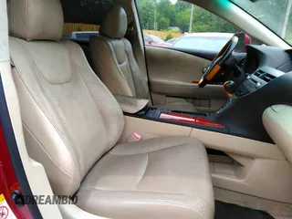 2010 Lexus RX 350 z VIN 2T2ZK1BA4AC029940, wystawiony jako IAAI lot #42299767 z przebiegiem 140 543 mil mil oraz . Historia ofert i sprzedaży dostępna na DreamBid. Obrazek 5.