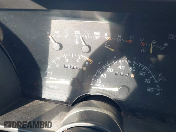 1994 GMC Sierra 1500 z VIN 2GTEK19K3R1550658, wystawiony jako IAAI lot #41789683 z przebiegiem 322 572 mil mil oraz . Historia ofert i sprzedaży dostępna na DreamBid. Obrazek 7.