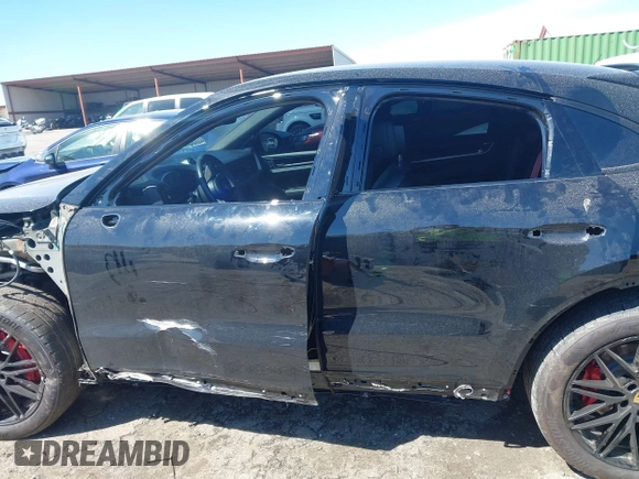 2024 Porsche Cayenne S z VIN WP1BL2AY4RDA60254, wystawiony jako IAAI lot #41882716 z przebiegiem 35 243 mil mil oraz . Historia ofert i sprzedaży dostępna na DreamBid. Obrazek 15.