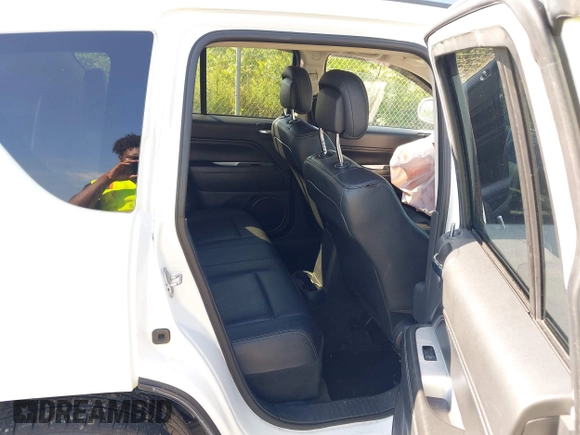 2016 Jeep Compass High Altitude с VIN 1C4NJDEB4GD751190, выставлен на аукционе IAAI как лот 42636400 с пробегом 89 175 миль миль и . История ставок и продаж доступна на DreamBid. Изображение 8.