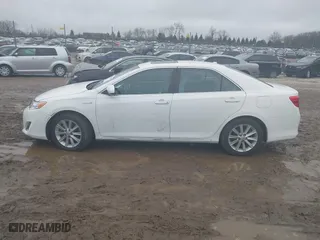 2014 Toyota Camry Hybrid LE with VIN 4T1BD1FK0EU115964, listed as a IAAI auction lot 40854548 with 61,731 mi miles. Bid and sale history available at carsss.com. Image 14.