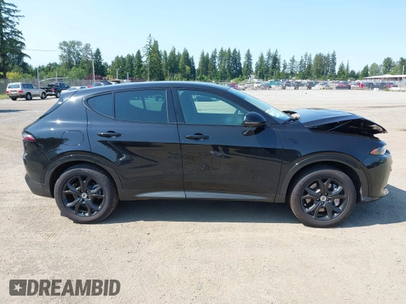2024 Dodge Hornet R/T Plus with VIN ZACPDFDWXR3A22378, listed as a IAAI auction lot 42408784 with 5,472 mi miles and . Bid and sale history available at DreamBid. Image 13.
