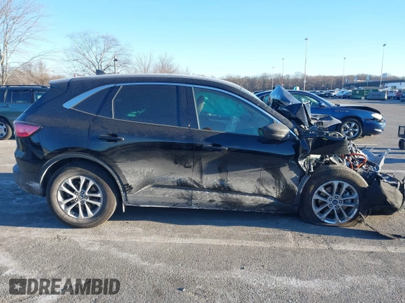 2022 Ford Escape SE Hybrid with VIN 1FMCU9BZ9NUA65149, listed as a IAAI auction lot 41454013 with Not Provided miles and . Bid and sale history available at carsss.com. Image 13.
