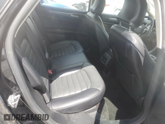 2018 Ford Fusion SE z VIN 3FA6P0LU6JR273861, wystawiony jako Copart lot #55722005 z przebiegiem 127 633 mil mil oraz Szkoda całkowita • Salvage title. Historia ofert i sprzedaży dostępna na DreamBid. Obrazek 10.