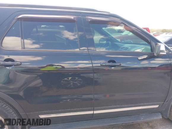 2019 Ford Explorer XLT z VIN 1FM5K7D82KGA39977, wystawiony jako IAAI lot #42190336 z przebiegiem 137 216 mil mil oraz . Historia ofert i sprzedaży dostępna na DreamBid. Obrazek 13.