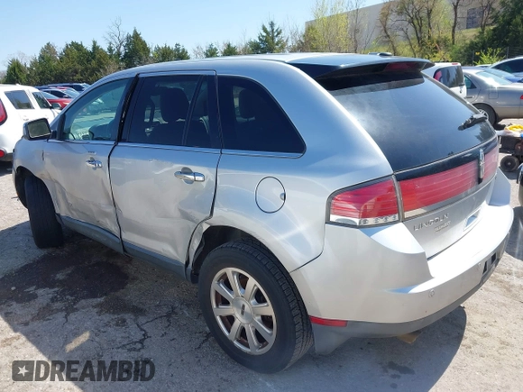 2009 Lincoln MKX with VIN 2LMDU68C69BJ08111, listed as a IAAI auction lot 41980408 with 227,535 mi miles. Bid and sale history available at carsss.com. Image 3.