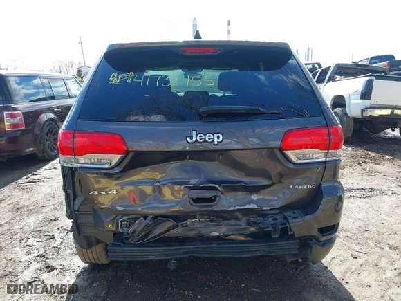 2015 Jeep Grand Cherokee Laredo with VIN 1C4RJFAG2FC133806, listed as a IAAI auction lot 41732455 with 67,955 mi miles. Bid and sale history available at carsss.com. Image 17.