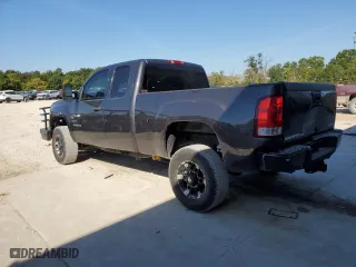 2011 GMC Sierra 2500HD SLE with VIN 1GT220C80BZ169793, listed as a Copart auction lot 73685034 with 209,887 mi miles and Salvage Title. Bid and sale history available at carsss.com. Image 2.