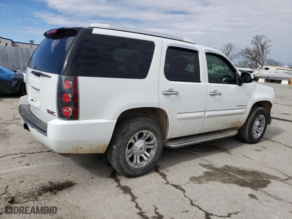 2007 GMC Yukon Denali with VIN 1GKFK63867J167187, listed as a Copart auction lot 47310045 with 220,222 mi miles and Salvage Title. Bid and sale history available at carsss.com. Image 3.