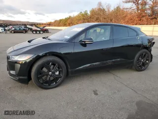 2024 Jaguar I-PACE R-Dynamic HSE with VIN SADHM2S19R1632208, listed as a Copart auction lot 82325754 with 3,281 mi miles and Salvage Title. Bid and sale history available at carsss.com. Image 1.
