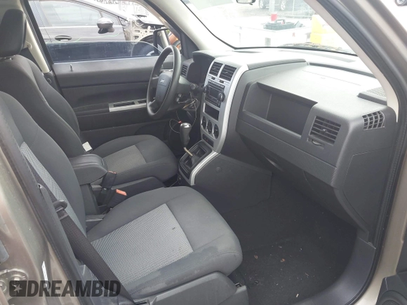 2008 Jeep Patriot Sport with VIN 1J8FT28W18D636073, listed as a IAAI auction lot 42622187 with 103,122 mi miles and . Bid and sale history available at DreamBid. Image 5.