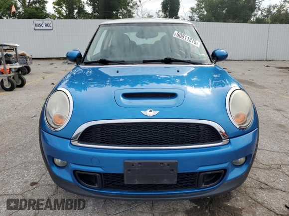 2011 MINI Hardtop S with VIN WMWSV3C54BTY13746, listed as a Copart auction lot 60811275 with 93,346 mi miles and Clean title. Bid and sale history available at DreamBid. Image 5.
