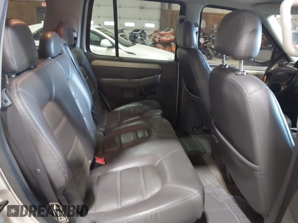 2003 Ford Explorer XLT с VIN 1FMZU73K33UC10151, выставлен на аукционе IAAI как лот 42341786 с пробегом 149 629 миль миль и . История ставок и продаж доступна на DreamBid. Изображение 8.