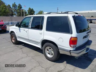 1998 Ford Explorer XLT z VIN 1FMZU32P6WZA04805, wystawiony jako IAAI lot #42569869 z przebiegiem 481 669 mil mil oraz . Historia ofert i sprzedaży dostępna na DreamBid. Obrazek 3.