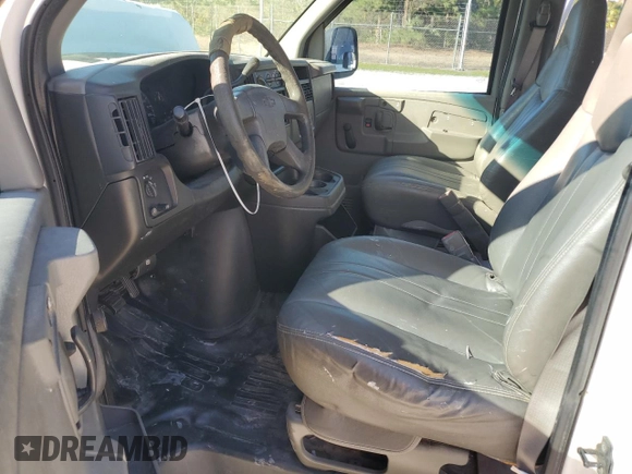 2003 Chevrolet Express Cargo with VIN 1GCFG25T931225679, listed as a Copart auction lot 82352764 with 250,164 mi miles and Clean Title. Bid and sale history available at DreamBid. Image 8.