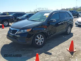 2013 Kia Sorento LX with VIN 5XYKTCA64DG386183, listed as a IAAI auction lot 41849794 with 169,394 mi miles. Bid and sale history available at carsss.com. Image 2.