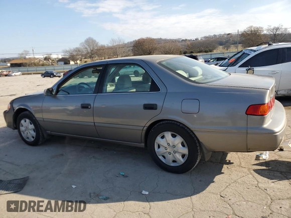 2001 Toyota Camry CE z VIN 4T1BG22K91U116124, wystawiony jako Copart lot #83041984 z przebiegiem 141 101 mil mil oraz Czysty tytuł • Clean title. Historia ofert i sprzedaży dostępna na DreamBid. Obrazek 2.