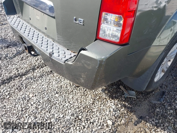 2005 Nissan Pathfinder SE with VIN 5N1AR18U45C740630, listed as a IAAI auction lot 41597662 with 267,781 mi miles. Bid and sale history available at carsss.com. Image 6.