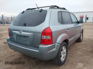 2007 Hyundai Tucson SE with VIN KM8JN72D47U482954, listed as a IAAI auction lot 41902192 with 170,045 mi miles and . Bid and sale history available at DreamBid. Image 4.