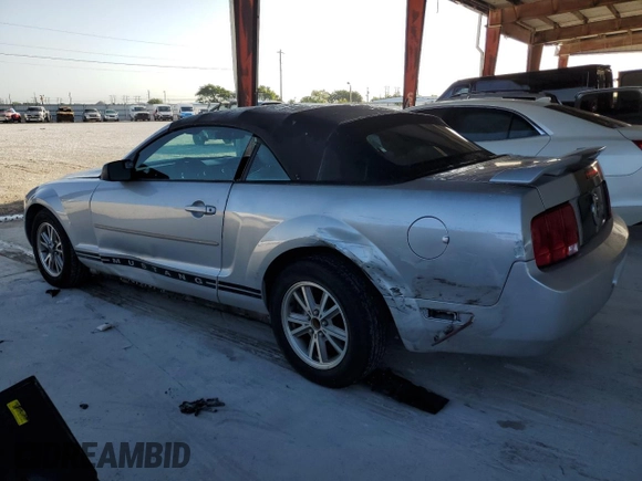 2005 Ford Mustang Deluxe with VIN 1ZVFT84N155186984, listed as a Copart auction lot 52913395 with 264,052 mi miles and Salvage Title. Bid and sale history available at carsss.com. Image 2.