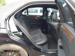 2011 Mercedes-Benz E 350 Luxury с VIN WDDHF8HB6BA373522, выставлен на аукционе IAAI как лот 42371558 с пробегом 140 768 миль миль и . История ставок и продаж доступна на DreamBid. Изображение 8.