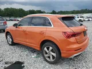 2020 Audi Q3 Premium with VIN WA1AECF36L1029066, listed as a Copart auction lot 59324785 with 174,398 mi miles and Salvage title. Bid and sale history available at DreamBid. Image 2.