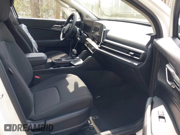 2024 Kia Sportage LX with VIN KNDPUCDF5R7273538, listed as a IAAI auction lot 41944255 with 4,617 mi miles and . Bid and sale history available at DreamBid. Image 5.