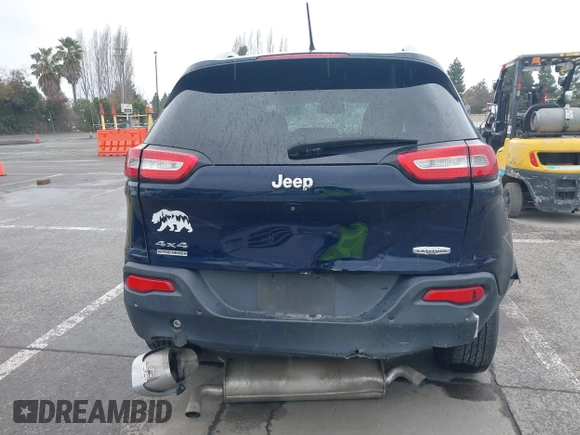 2015 Jeep Cherokee Latitude with VIN 1C4PJMCS2FW538575, listed as a IAAI auction lot 41799474 with 88,197 mi miles and . Bid and sale history available at DreamBid. Image 16.