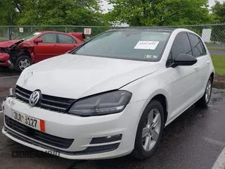 2017 Volkswagen Golf S z VIN 3VW217AU9HM026151, wystawiony jako IAAI lot #42217694 z przebiegiem 284 794 mil mil oraz . Historia ofert i sprzedaży dostępna na DreamBid. Obrazek 2.