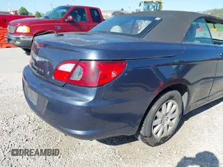 2008 Chrysler Sebring LX z VIN 1C3LC45K38N224310, wystawiony jako IAAI lot #41936817 z przebiegiem 220 458 mil mil oraz . Historia ofert i sprzedaży dostępna na DreamBid. Obrazek 13.