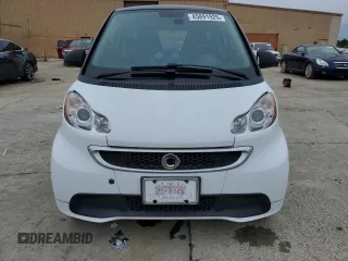 2015 Smart fortwo Passion z VIN WMEEJ9AA9FK834118, wystawiony jako Copart lot #45891925 z przebiegiem Nie podano mil oraz Czysty tytuł • Clean title. Historia ofert i sprzedaży dostępna na DreamBid. Obrazek 5.