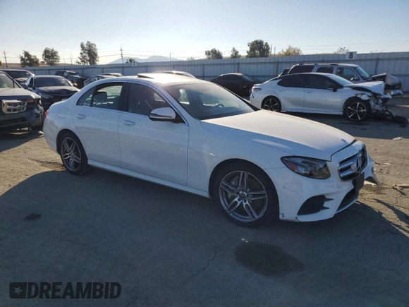 2018 Mercedes-Benz E-Class E 300 with VIN WDDZF4JB1JA367049, listed as a Copart auction lot 68071322 with 39,450 mi miles. Bid and sale history available at carsss.com. Image 4.
